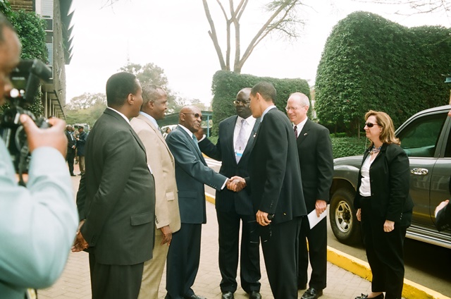 Chancellor Dr. Wanjui receives Senator Barack Obama 2006