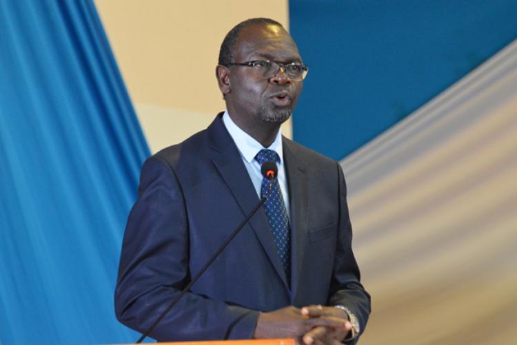 Prof. Horace Ochanda, Ag DVCRIE moving a vote of thanks at the PC awards Ceremony 