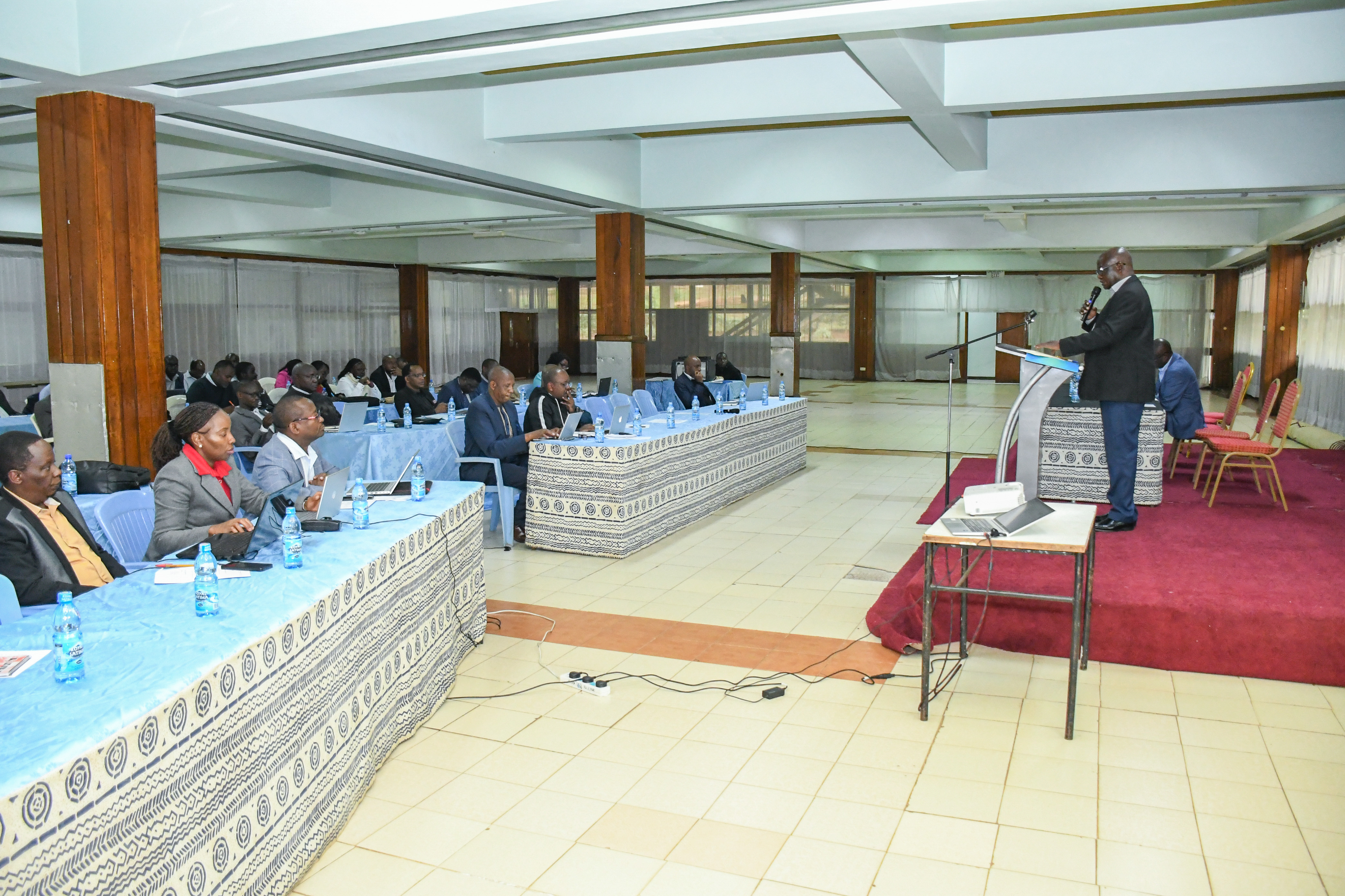DVC FPD addresses IGUs staff during the workshop