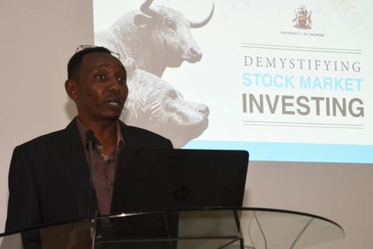 Mr Peter Wambu speaking at UoN 