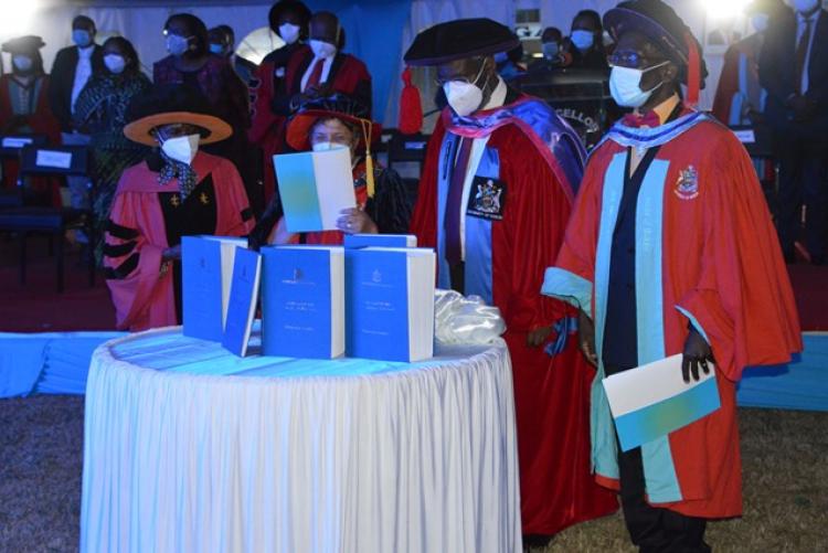 Management celebrates the Academia memorabilia at the UoN at 50 celebrations 