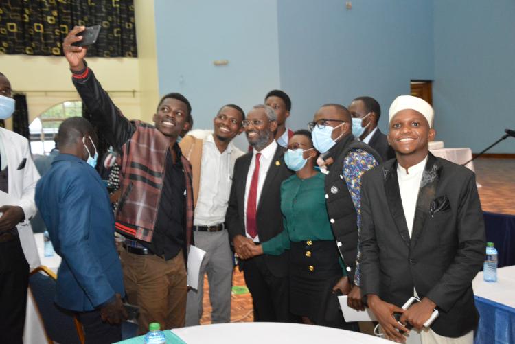 UNSA Leaders 2021 take a selfie