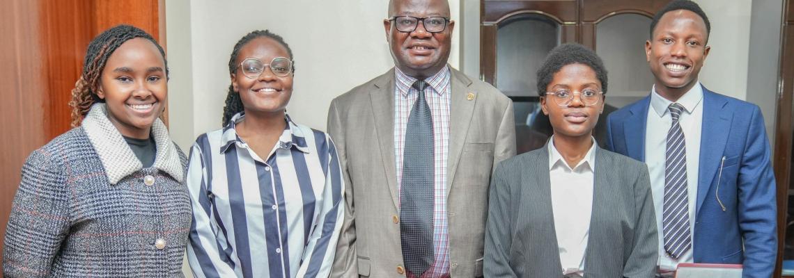 Prof Josiah Aduda with student leaders who had paid a courtesy call to him